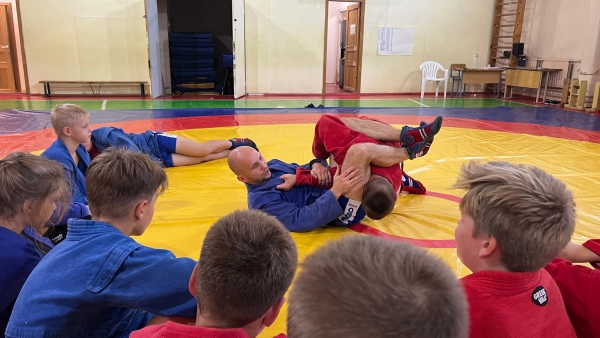 Мастер класс с чемпионом по боевому самбо